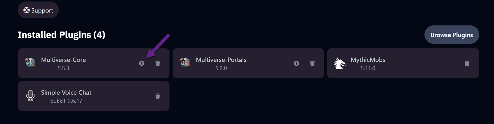 OXY.Games panel: Installed Plugins overzicht met update-pijltjes naast plugins die geüpdatet kunnen worden